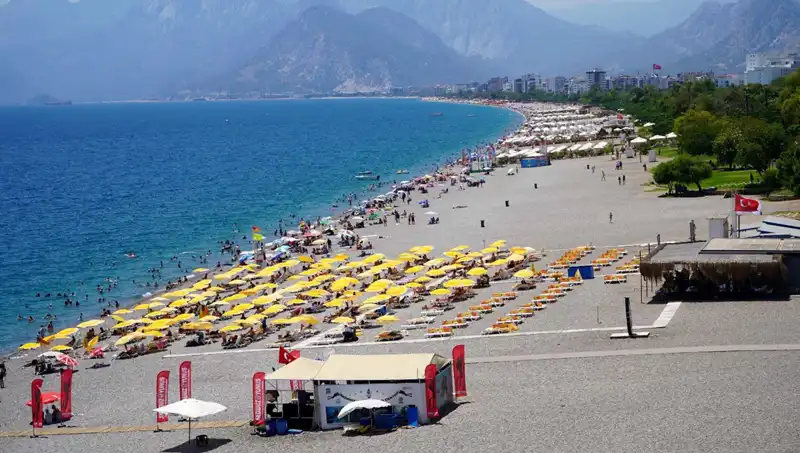 Yazın En Sıcak Günlerinde Sahillerin Sıcaklık Rekoru Kırıldı