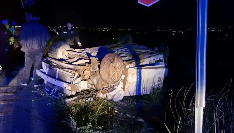 Otomobil Şarampole Devrildi: Kaza Sonrası Bir Hayat Kaybı, Üç Yaralı