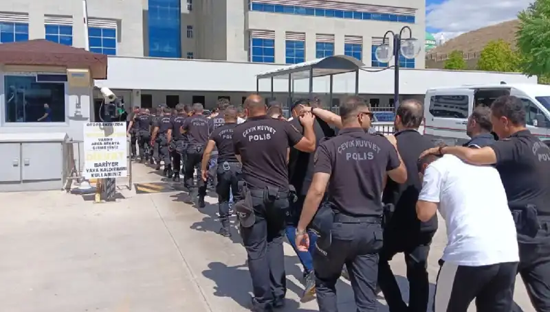 Ankara'da Tehditkar Çeteye Şok Operasyon: Avukatlar da Ağına Düştü!