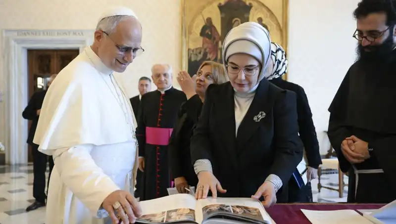 Emine Erdoğan ve Papa Leo: Gazze Gündemi Üzerine Tarihi Buluşma
