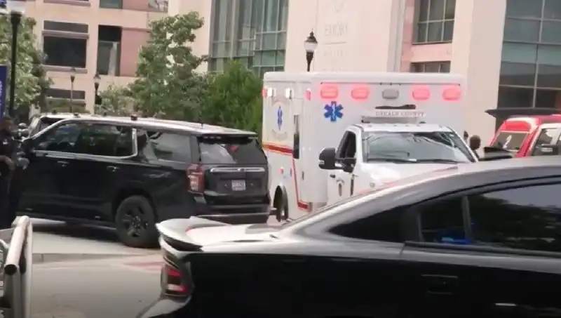 Covid-19 Aşısına Tepki Gösteren Kalabalıkta Kanlı Çatışma: 1 Polis Hayatını Kaybetti