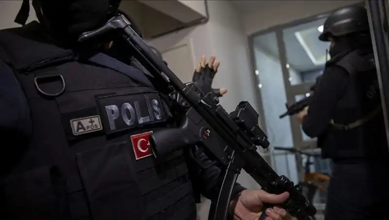 Samsun'da Devlet Güvenlik Güçlerinden Uyuşturucu Operasyonu: 3 Bin 962 Sentetik Ecza Hapı Ele Geçirildi