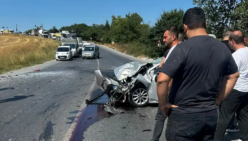 İstanbul'da Kalp Krizi Geçiren Sürücü Feci Kaza Yaptı: Otobüsle Çarpıştı