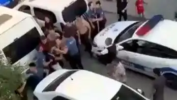 Sosyal Medya Kavgası Sokağa Taşındı: 4 Yaralı, Olaylar Tartışma Yarattı