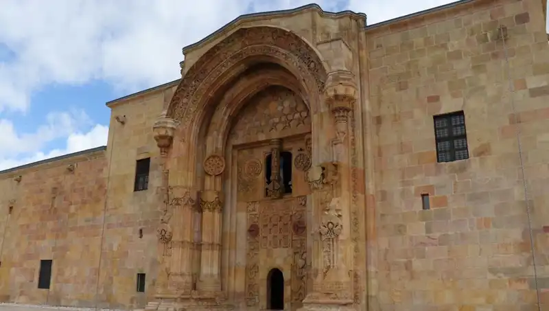 Divriği Ulu Camii ve Darüşşifası: Tarihe Yolculuk İçin Olmazsa Olmaz Nokta