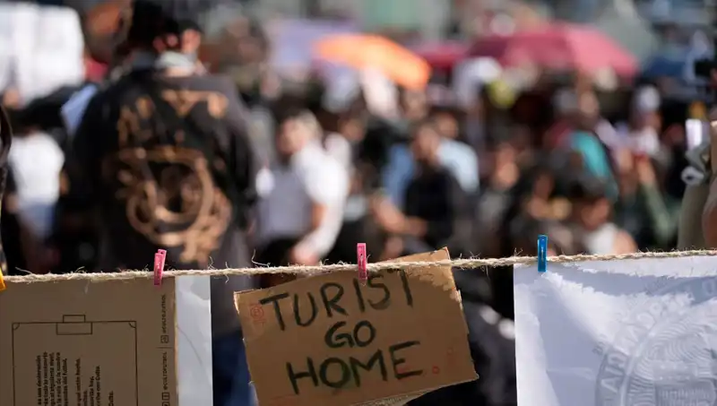 Meksika'da Artan Turist Akınına Karşı Protestolar Büyüyor