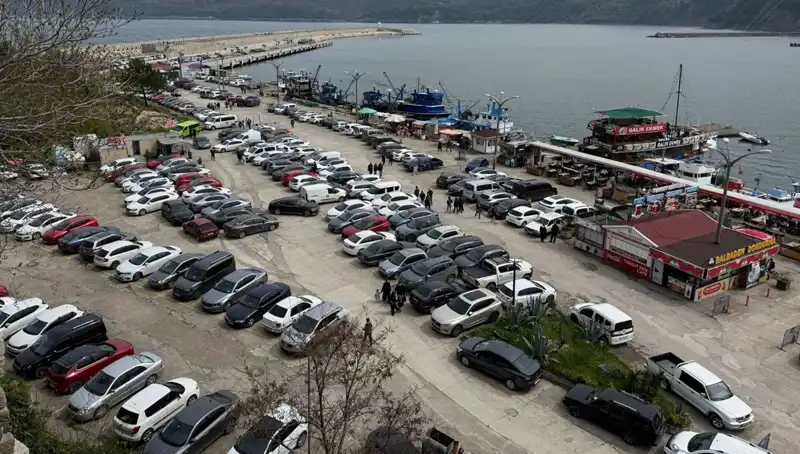 Bayram Tatilinde İllerdeki Araç Sıkışıklığı: 4 Günde 14 Bin 600 Araç Girişi