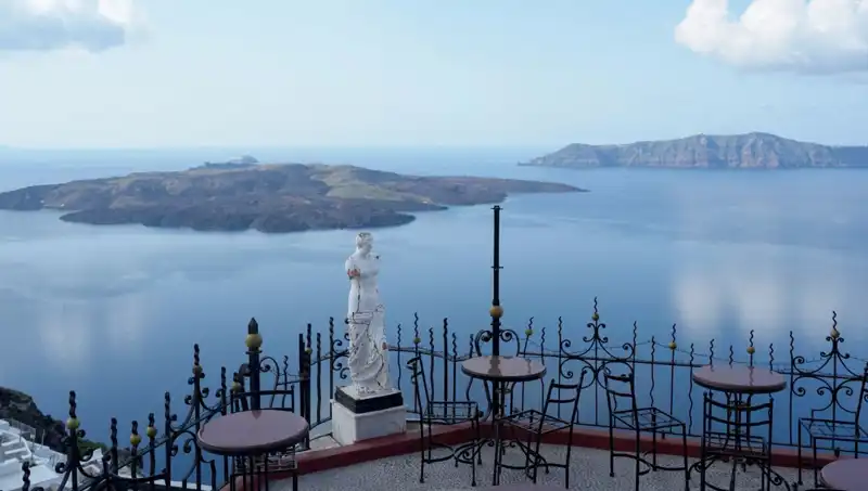 Santorini Adası'nda Geciken Tehlike: "Sular Altında Kalma Riski Var"