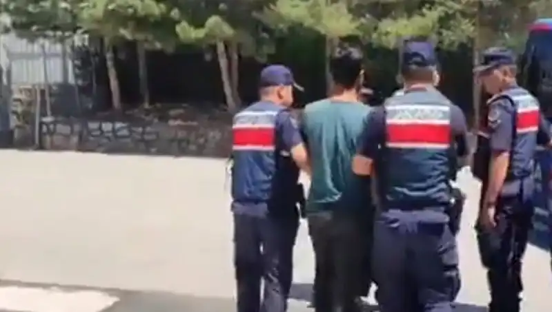 Türkiye'de DAEŞ'e Yönelik Dev Operasyon: 14 İlde 26 Gözaltı