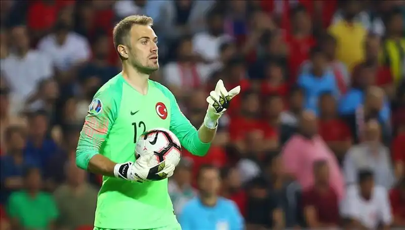 Mert Günok Futboldan Emekli Olacağı Yaşı Açıkladı: Hayranları Şokta!