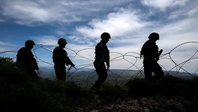 İki İlde Düzenlenen Operasyonda 32 Düzensiz Göçmen Yakalandı