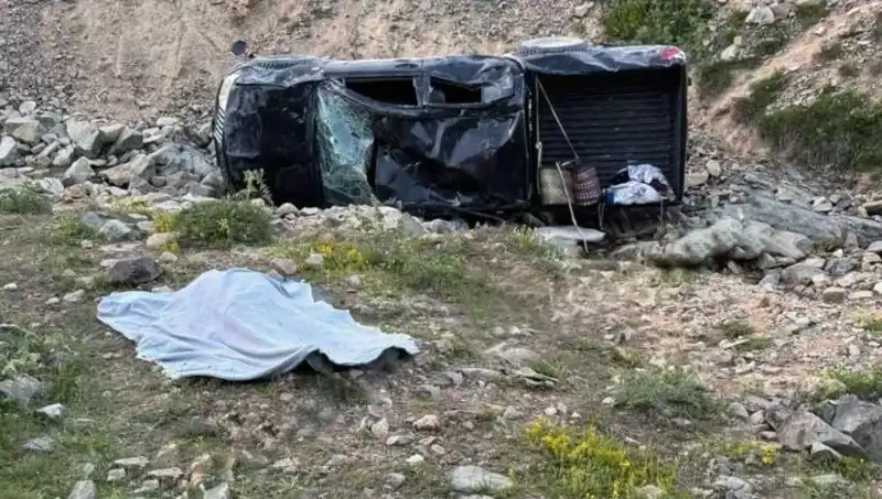 Gümüşhane'de Kan Donduran Trafik Kazası: Bir Ölü, Beş Yaralı!