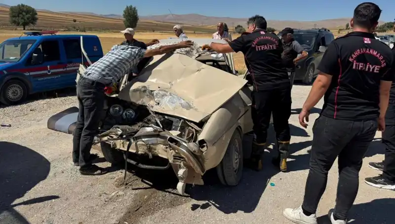 Kahramanmaraş’ta Feci Kaza: Kamyonet ile Otomobil Çarpıştı!