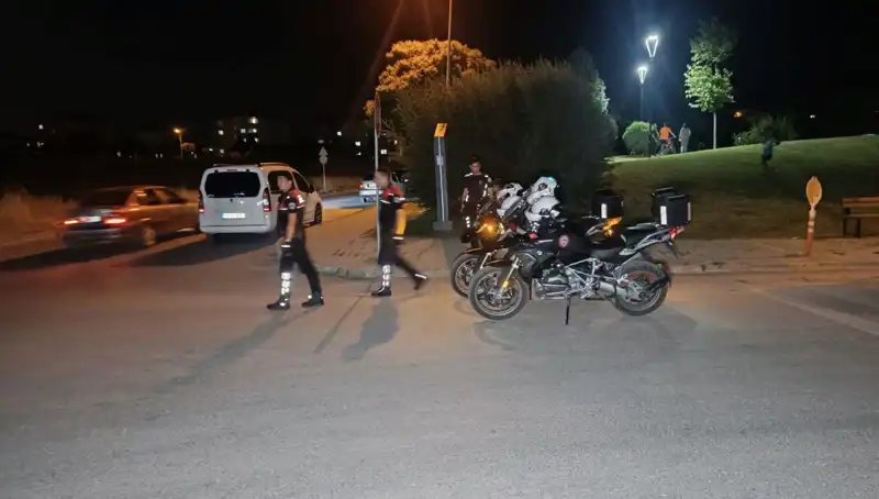 Parktaki Bıçaklı Kavga: 14 Yaşındaki Çocuğun Hayatı Tehlikede
