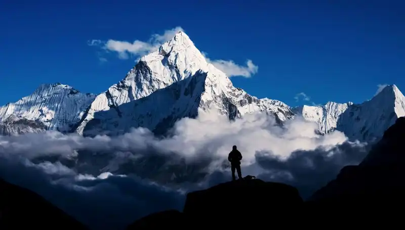 Everest Dağı'nda Bir İlk: Tırmanış Deneyiminde Devrim Niteliğinde Değişiklikler