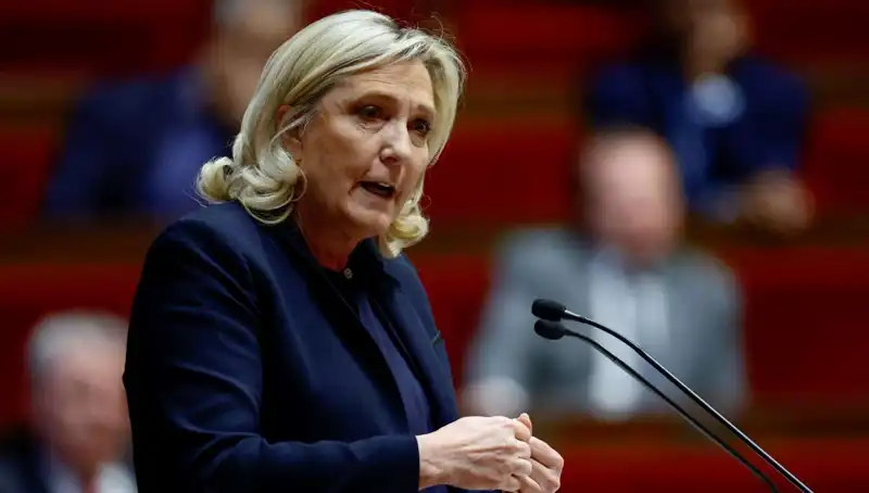 Le Pen'in Siyasi Geleceği Eşiğinde: Suçlu Bulunursa Adaylığı Tehlikede