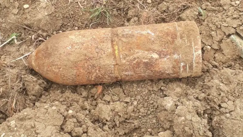 Çanakkale'de Tarihi Kalıntılar: Patlamamış Top Mermisi Bulundu