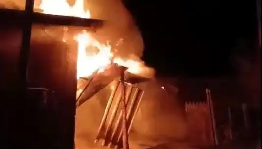 Karabük'te Korkunç Yangın: İki Ev Yandı, Aileler Perişan Oldu