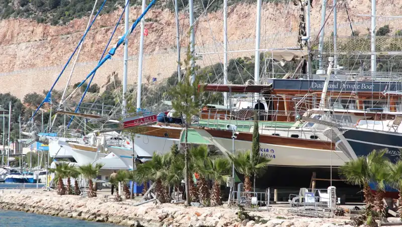 Kaş'ta Gezi Tekneleri Sezonu Açılıyor: Tüm Hazırlıklar Tamamlandı!