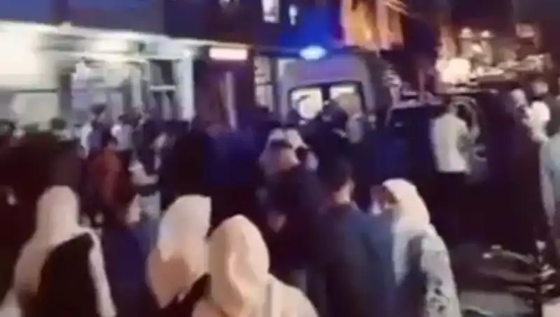 14 Yaşındaki Kader Balkondan Düşerek Ağır Yaralandı, Ailesi Şoke Oldu
