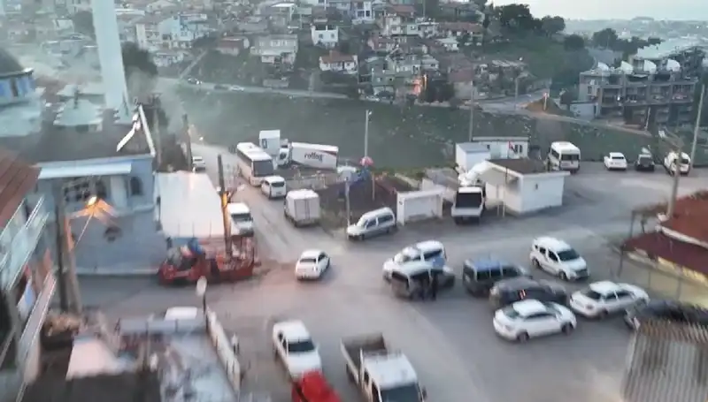 İzmir'de Şok Operasyon: 99 Hedef, 133 Gözaltı ile Suç Şebekesi Çökertildi